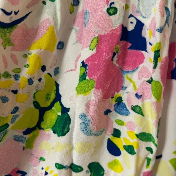 Crown & Ivy Vibrant Floral Top - Picture 5 of 7